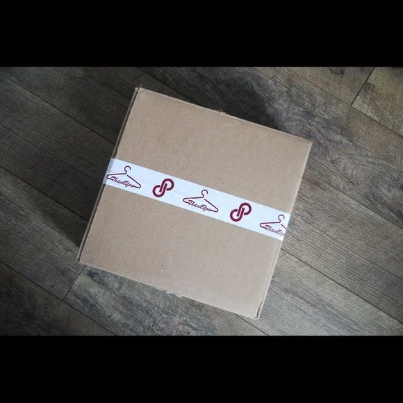 POSHMARK Shipping/Packing Tape-4 Rolls! - Picture 2 of 7